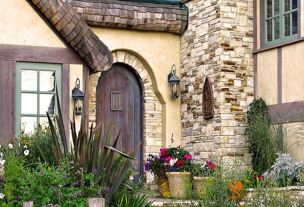 Beautiful french cottage garden design ideas 65