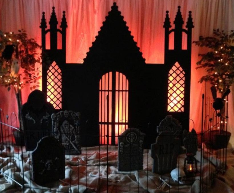 Awesome halloween indoor decoration ideas 16 16