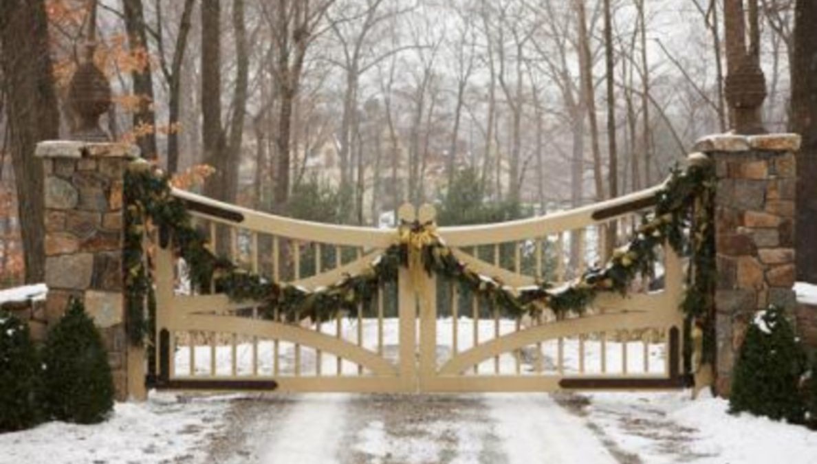 Ideas how to make comfortable rustic outdoor christmas décoration 23