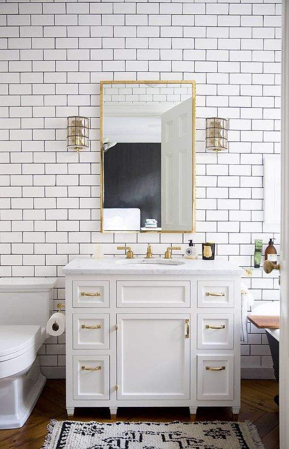 13-white-subway-tiles-look-cool-with-gold-accents