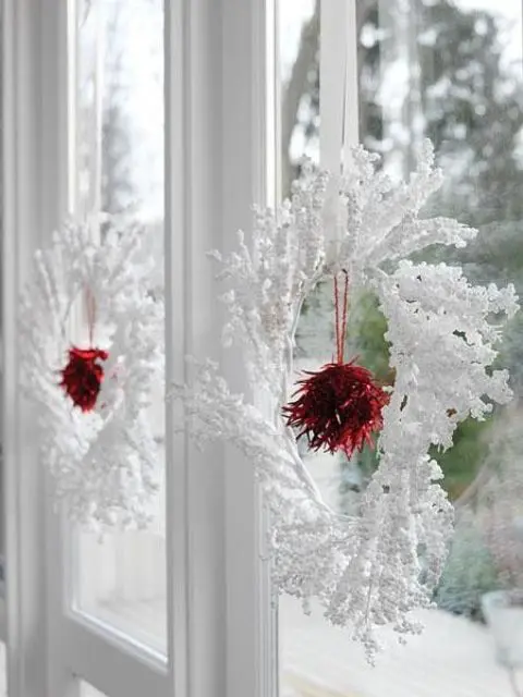 Awesome-christmas-window-decor-ideas-14